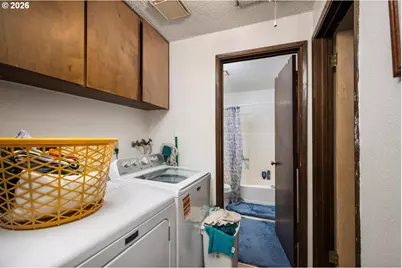 12011 SE Market St, Portland, OR 97216 - Photo 31