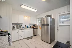 12011 SE Market St, Portland, OR 97216 - Photo 11
