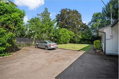 12011 SE Market St, Portland, OR 97216 - Photo 39