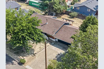 1121 NE Hawthorne Ave, Myrtle Creek, OR 97457 - Photo 41