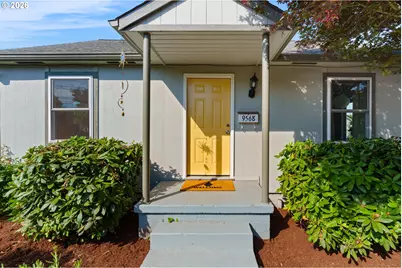9568 N Ivanhoe St, Portland, OR 97203 - Photo 3