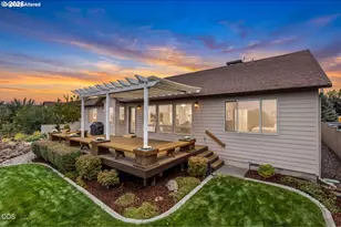 2635 NW Canyon Dr, Redmond, OR 97756 - Photo 3