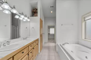 2635 NW Canyon Dr, Redmond, OR 97756 - Photo 17