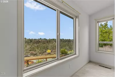 2635 NW Canyon Dr, Redmond, OR 97756 - Photo 25