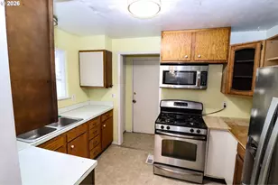 624 Tinamou Ln, Springfield, OR 97477 - Photo 11