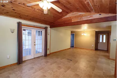 624 Tinamou Ln, Springfield, OR 97477 - Photo 7