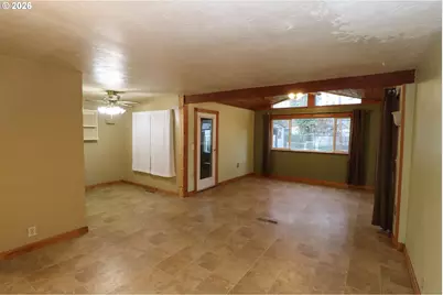 624 Tinamou Ln, Springfield, OR 97477 - Photo 3