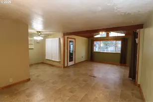 624 Tinamou Ln, Springfield, OR 97477 - Photo 3