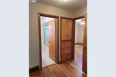 10329 NE Brazee St, Portland, OR 97220 - Photo 13