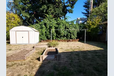 10329 NE Brazee St, Portland, OR 97220 - Photo 33