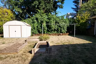 10329 NE Brazee St, Portland, OR 97220 - Photo 33