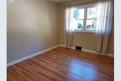 10329 NE Brazee St, Portland, OR 97220 - Photo 19