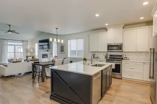 2893 4th St, Hubbard, OR 97032 - Photo 37