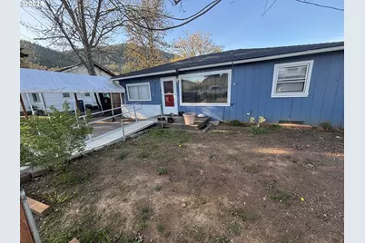 769 NE Christian St, Myrtle Creek, OR 97457 - Photo 1
