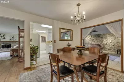 916 NE 111th Ave, Portland, OR 97220 - Photo 9