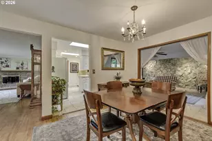 916 NE 111th Ave, Portland, OR 97220 - Photo 9