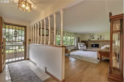 916 NE 111th Ave, Portland, OR 97220 - Photo 5