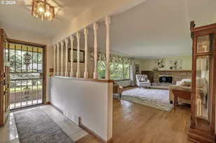 916 NE 111th Ave, Portland, OR 97220 - Photo 5