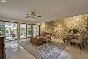 916 NE 111th Ave, Portland, OR 97220 - Photo 23