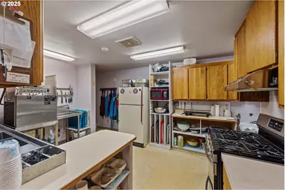 265 Central Ave, Coos Bay, OR 97420 - Photo 23