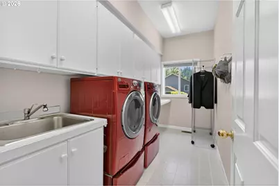 2669 Augusta St, Eugene, OR 97403 - Photo 15
