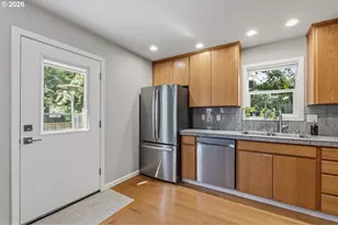 1924 SE Sherrett St, Portland, OR 97202 - Photo 7