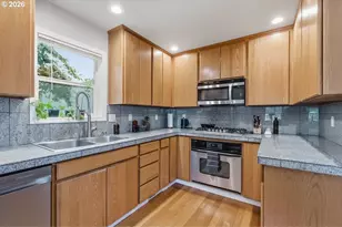1924 SE Sherrett St, Portland, OR 97202 - Photo 5