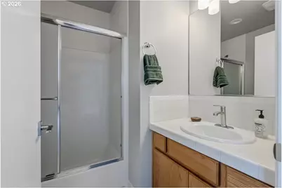 1924 SE Sherrett St, Portland, OR 97202 - Photo 13