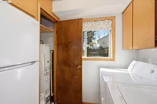 3503 Ehrck Hill Dr, Hood River, OR 97031 - Photo 9