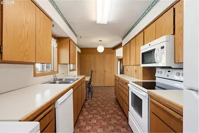 3503 Ehrck Hill Dr, Hood River, OR 97031 - Photo 11