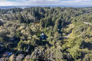 594 NE Newport Heights Dr, Newport, OR 97365 - Photo 21