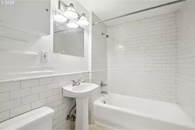 1005 SW Park Ave #703, Portland, OR 97205 - Photo 15