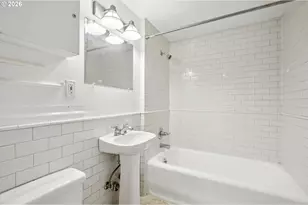 1005 SW Park Ave, Portland, OR 97205 - Photo 15