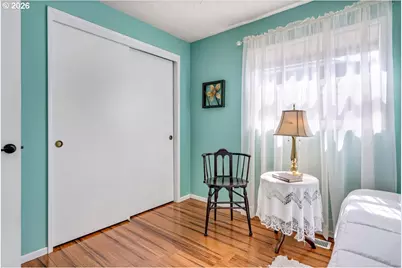 915 Madison St, Silverton, OR 97381 - Photo 27