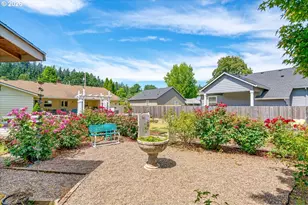 915 Madison St, Silverton, OR 97381 - Photo 43