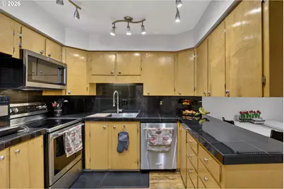 19138 Pilkington Rd, Lake Oswego, OR 97035 - Photo 9