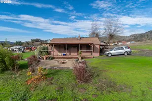 168 Breezy Ln, Roseburg, OR 97470 - Photo 3