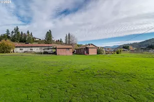 168 Breezy Ln, Roseburg, OR 97470 - Photo 7