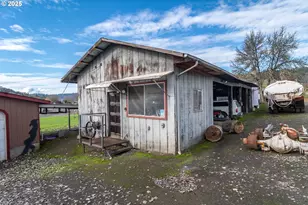 168 Breezy Ln, Roseburg, OR 97470 - Photo 13