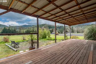 168 Breezy Ln, Roseburg, OR 97470 - Photo 23