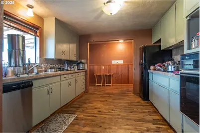 168 Breezy Ln, Roseburg, OR 97470 - Photo 23