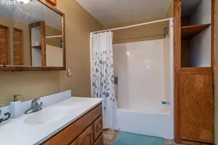168 Breezy Ln, Roseburg, OR 97470 - Photo 33