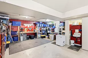 2036 NW Village Cir, Portland, OR 97229 - Photo 15