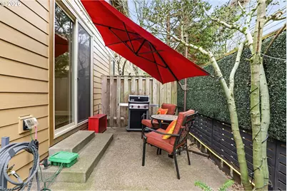 2036 NW Village Cir, Portland, OR 97229 - Photo 17