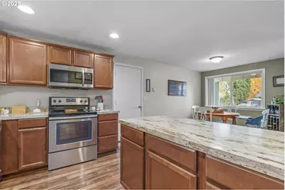 277 E 13th St, Lafayette, OR 97127 - Photo 13