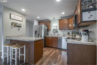 277 E 13th St, Lafayette, OR 97127 - Photo 11