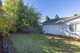 277 E 13th St, Lafayette, OR 97127 - Photo 31