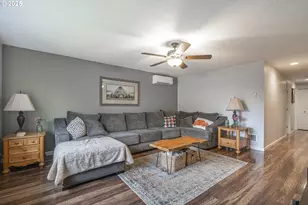 277 E 13th St, Lafayette, OR 97127 - Photo 5