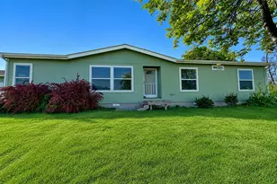 69208 Chadwick Ln, Cove, OR 97824 - Photo 3