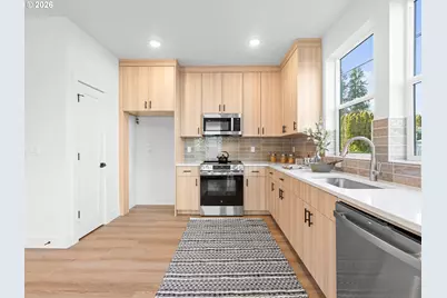 8207 SW 45th Ave, Portland, OR 97219 - Photo 3